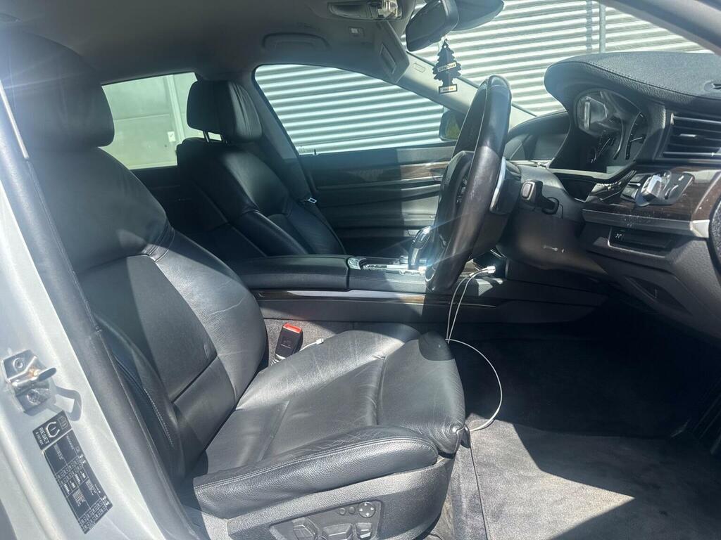 BMW 7 Series Saloon 3.0 730D Se Euro 5 201010 Silver #23