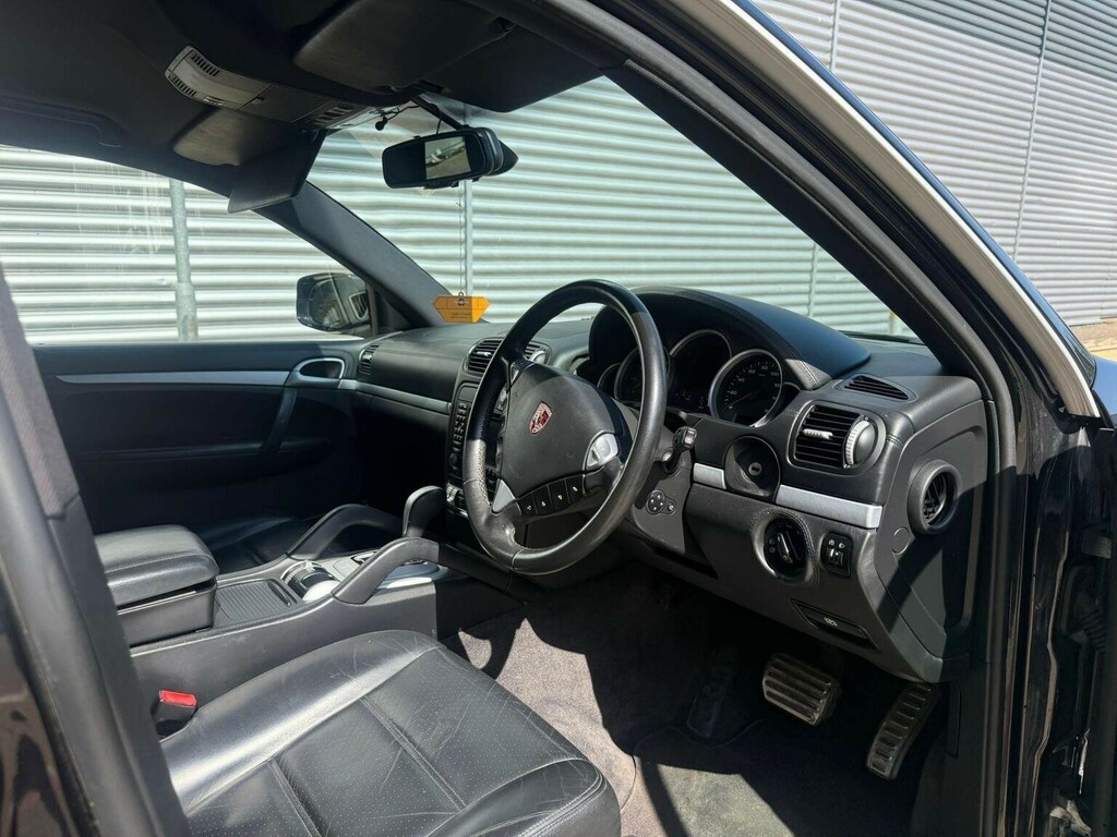 Porsche Cayenne 4.8 S Tiptronic S Awd Black #3