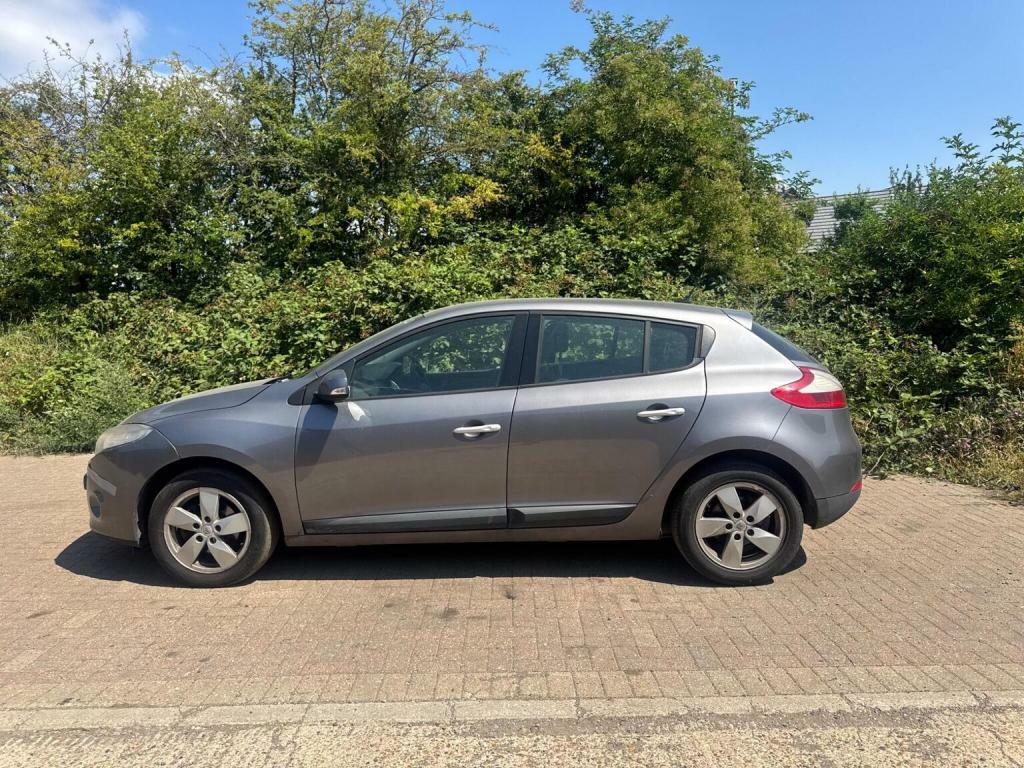 Renault Megane Hatchback Silver #14