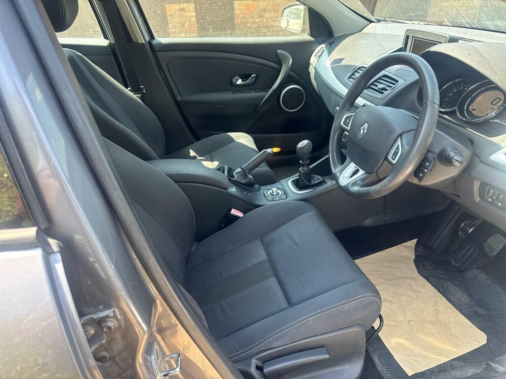 Renault Megane Hatchback Silver #9