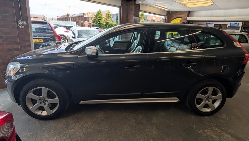 Volvo XC60 D4 R-design Lux Nav Grey