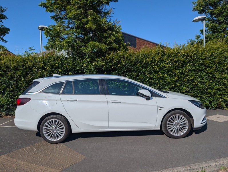 Vauxhall Astra Elite Nav Cdti White