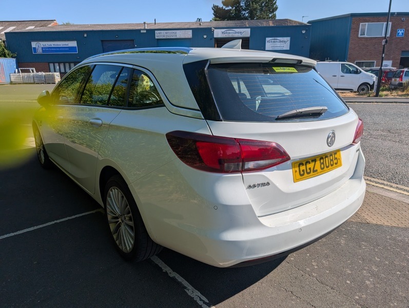 Vauxhall Astra Elite Nav Cdti White #5