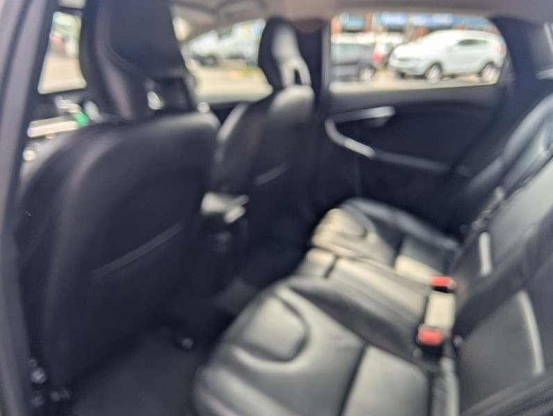 Volvo V40 2.0 D3 Se Lux Nav 148 Bhp Red #16