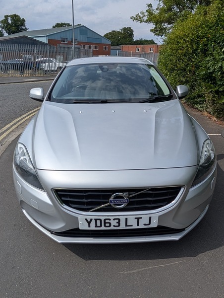 Volvo V40 D2 Se Lux Silver #3