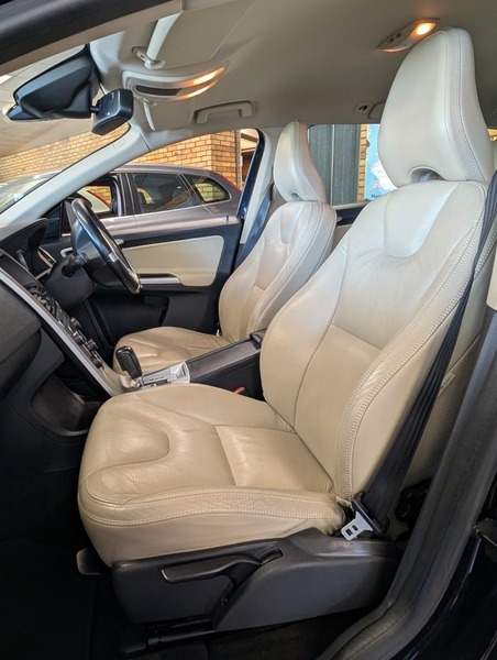 Volvo XC60 2.4 D3 R-design Awd 163 Driver Support Silver #14