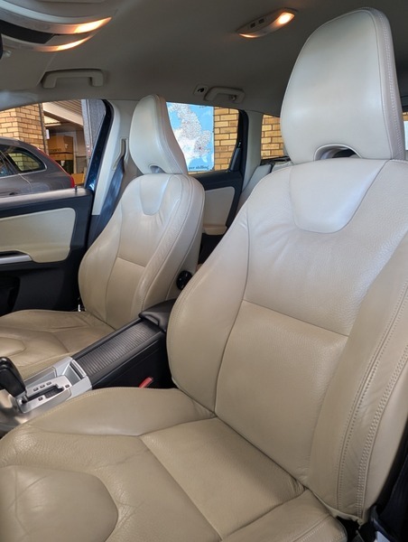 Volvo XC60 2.4 D3 R-design Awd 163 Driver Support Silver #15