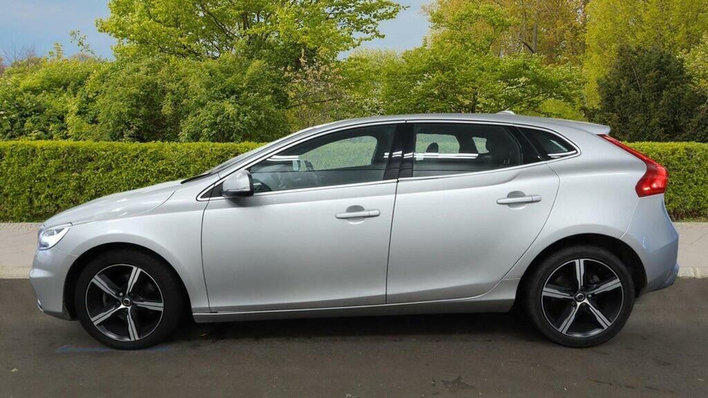 Volvo V40 2.0 T2 R-design Nav Plus Euro 6 Ss Silver #3