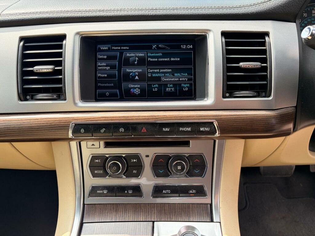 Jaguar XF 2.2 D Luxury 200 Bhp Silver #16