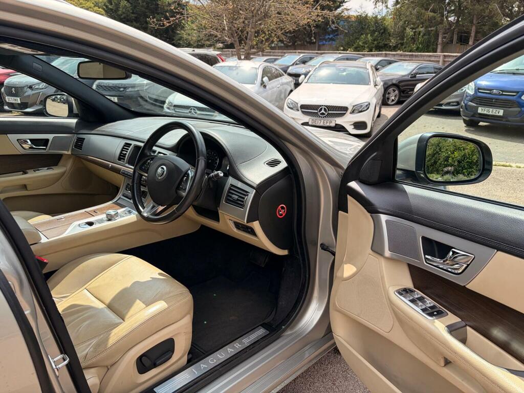 Jaguar XF 2.2 D Luxury 200 Bhp Silver #9