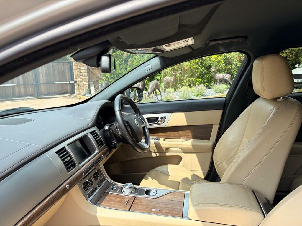 Jaguar XF 2.2 D Luxury 200 Bhp Silver #12