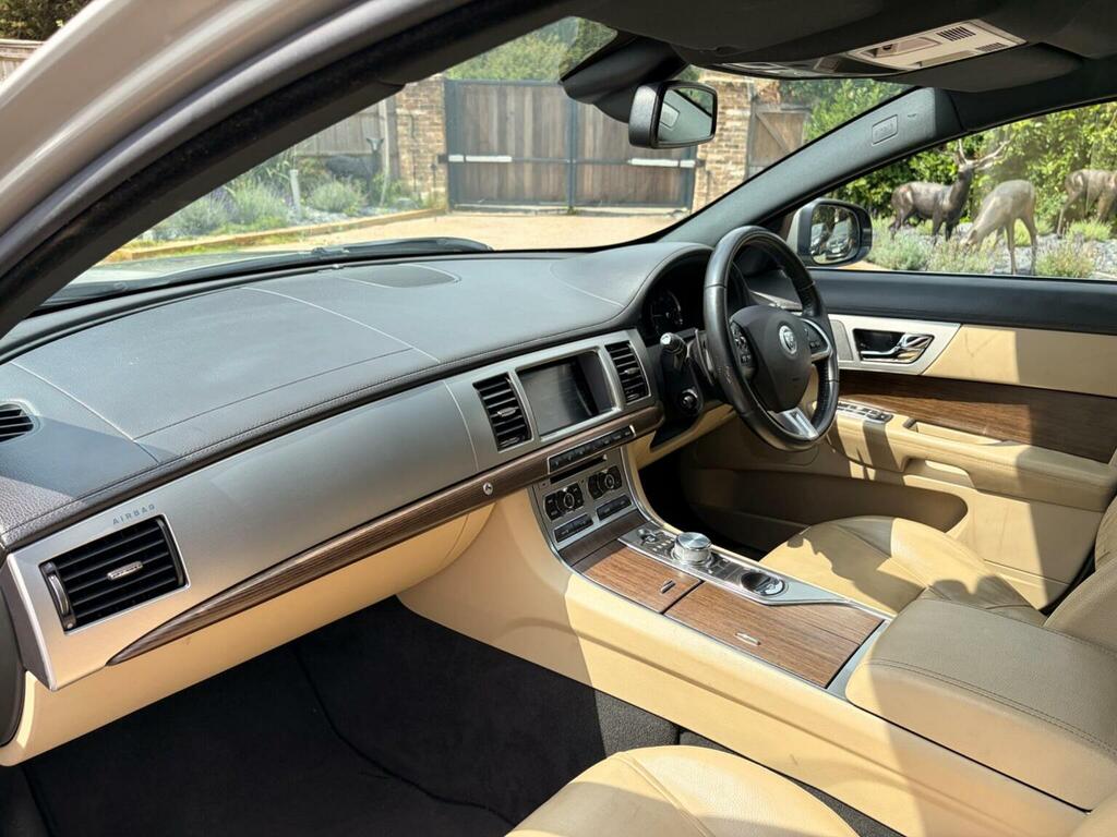Jaguar XF 2.2 D Luxury 200 Bhp Silver #11