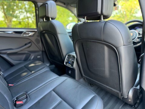 Porsche Macan 5dr Pdk Silver #42