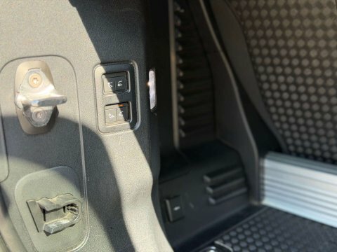 Land Rover Defender X-dynamic Se Red #19
