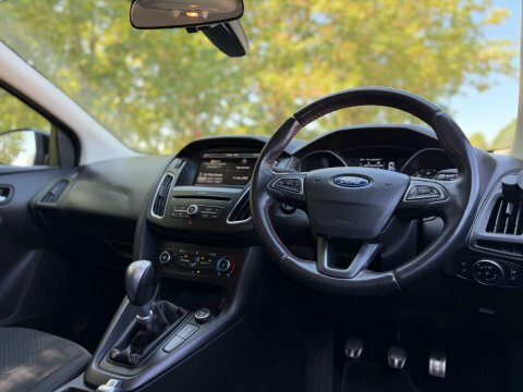 Ford Focus 1.5 Focus Zetec #2