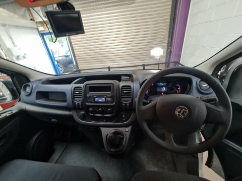 Vauxhall Vivaro 2018 68 1.6 Silver #2