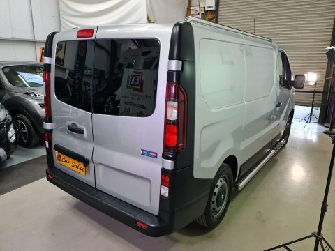 Vauxhall Vivaro 2018 68 1.6 Silver