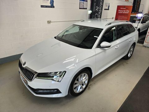 Skoda Superb 2022 22 2.0 White #4