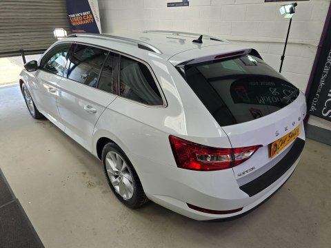 Skoda Superb 2022 22 2.0 White #6