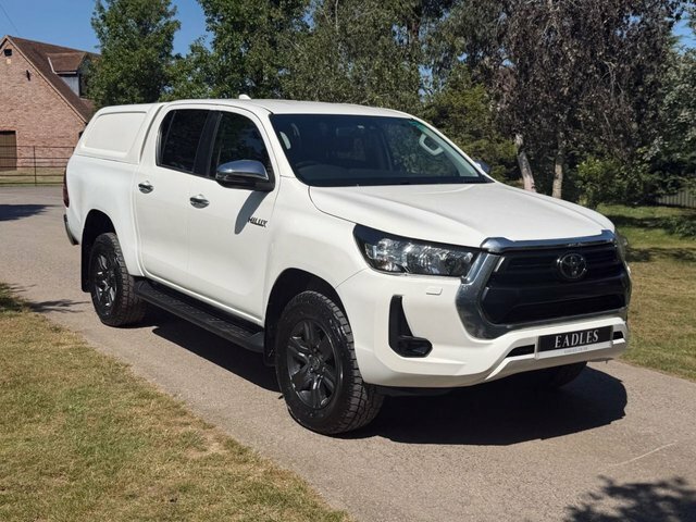 Toyota HILUX Pickup White