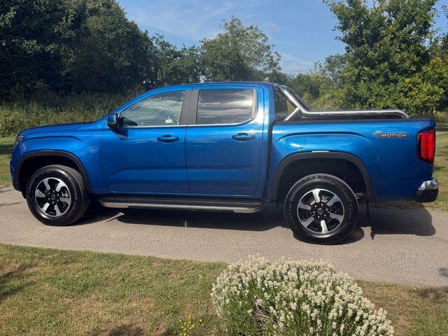 Volkswagen Amarok Pickup Blue #3