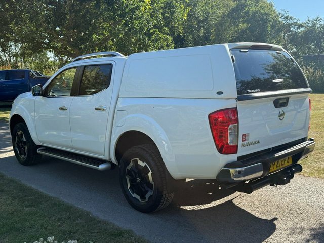 Nissan Navara Pickup White #4