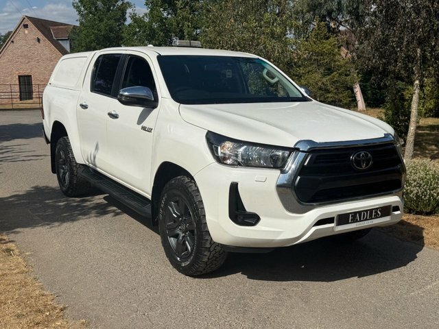 Toyota HILUX Pickup White