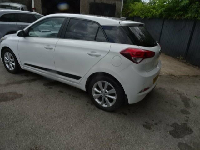 Hyundai I20 1.2L Premium Se White #5