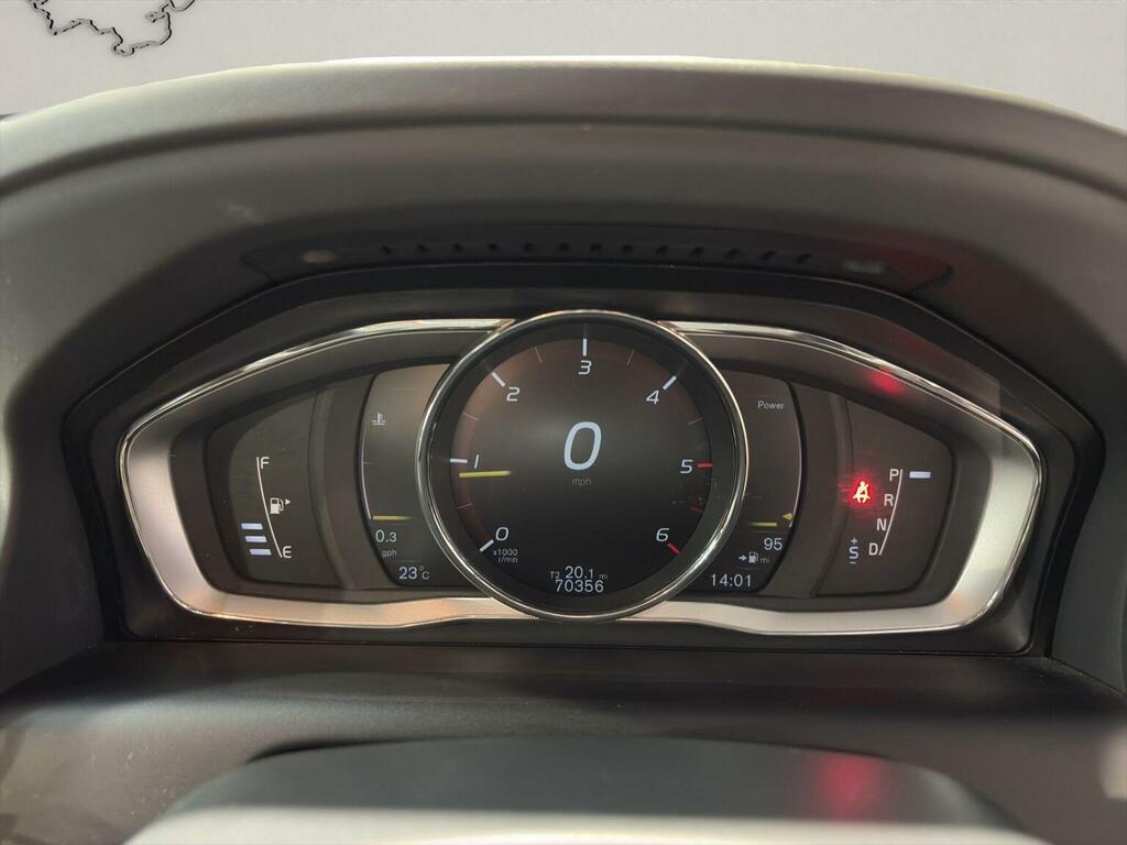 Volvo XC60 D5 R-design Lux Nav White #11