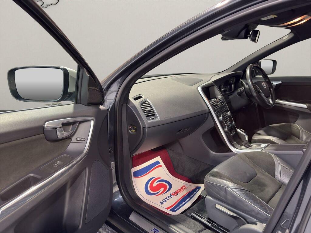 Volvo XC60 D5 R-design Lux Nav White #35