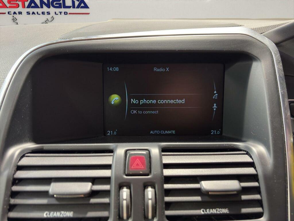 Volvo XC60 D5 R-design Lux Nav White #32