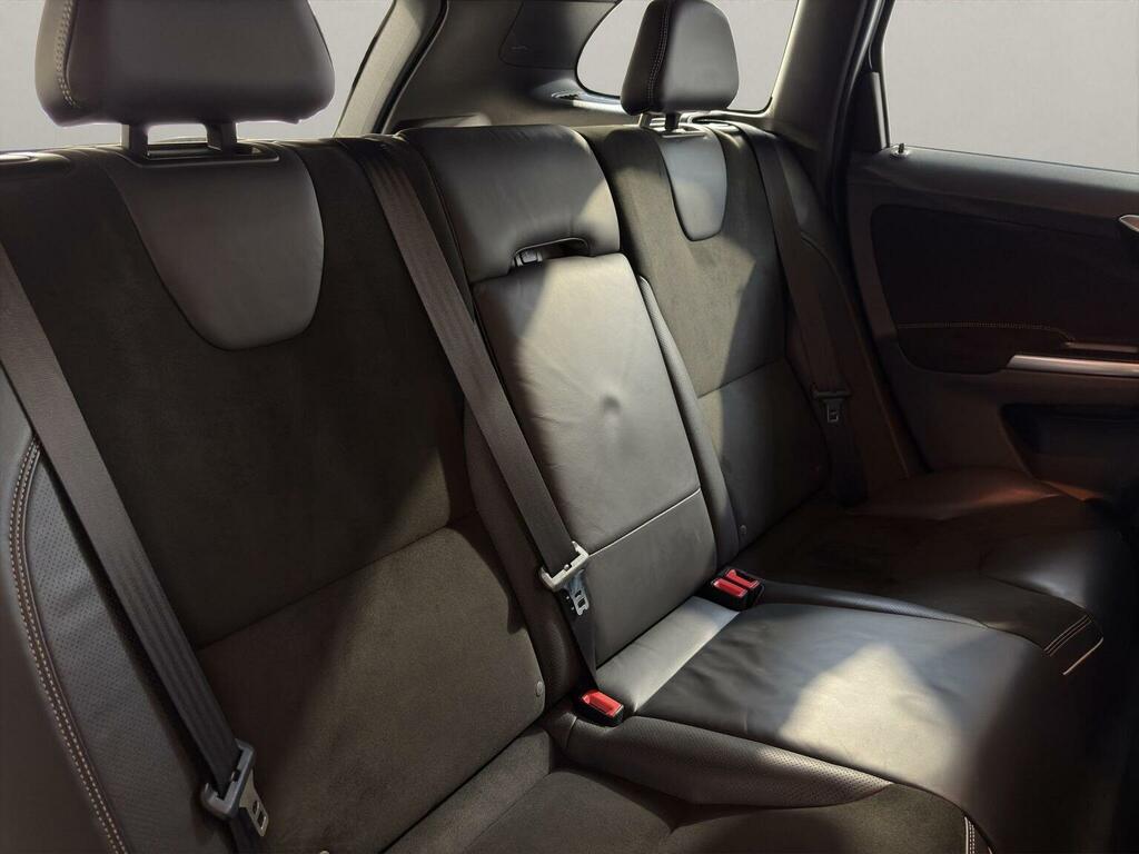 Volvo XC60 D5 R-design Lux Nav White #21