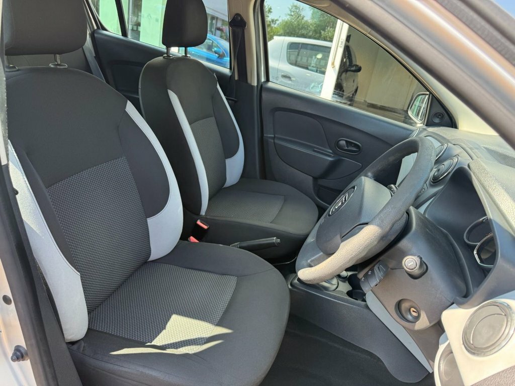 Dacia Sandero White #10