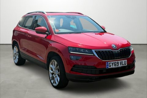 Skoda Karoq 1.5 Tsi Edition Red