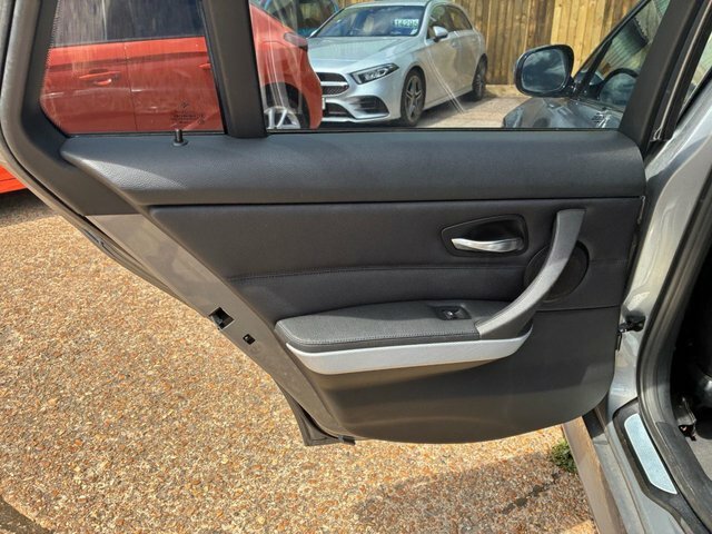 BMW 3 Series 2.0 320I Se Touring Euro 5 Ss Black #26