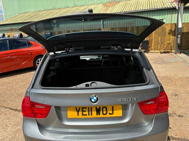 BMW 3 Series 2.0 320I Se Touring Euro 5 Ss Black #12