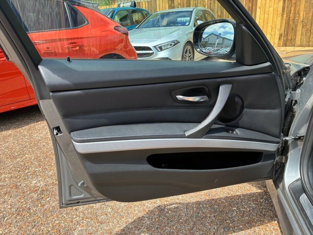BMW 3 Series 2.0 320I Se Touring Euro 5 Ss Black #24