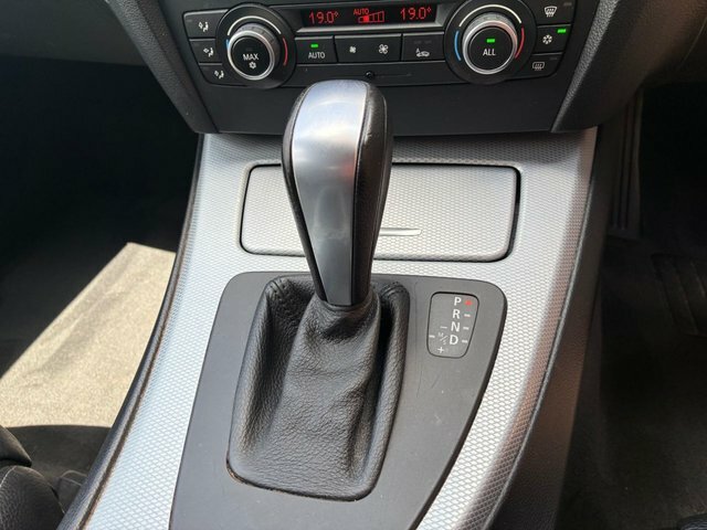 BMW 3 Series 2.0 320I Se Touring Euro 5 Ss Black #31