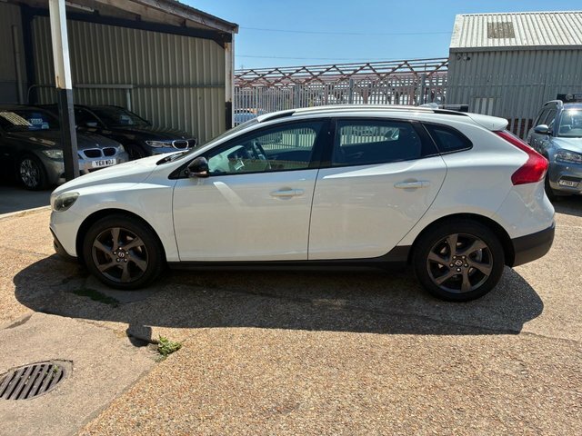 Volvo V40 Cross Country 1.6 D2 Lux Nav Hatchback Euro 5 White #4