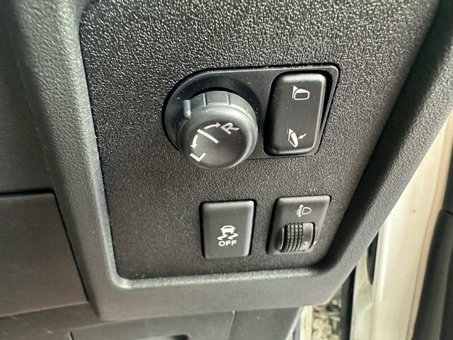 Nissan Qashqai+2 Plus 2 Dci N-tec White #24