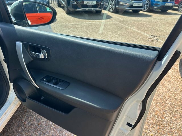 Nissan Qashqai+2 Plus 2 Dci N-tec White #31