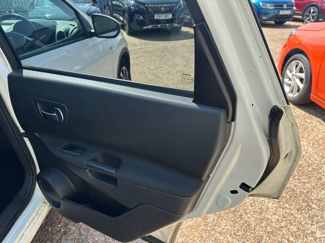 Nissan Qashqai+2 Plus 2 Dci N-tec White #34