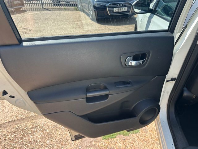 Nissan Qashqai+2 Plus 2 Dci N-tec White #40