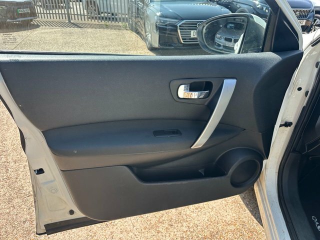 Nissan Qashqai+2 Plus 2 Dci N-tec White #37