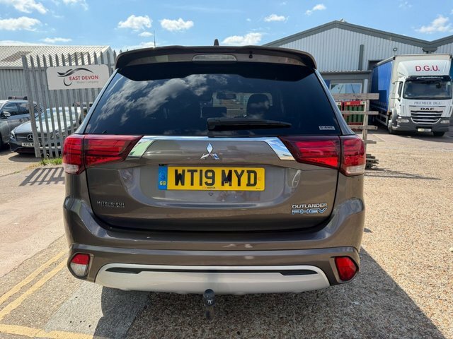 Mitsubishi Outlander 2.4 Phev Juro Black #10