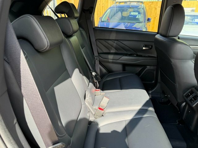 Mitsubishi Outlander 2.4 Phev Juro Black #29