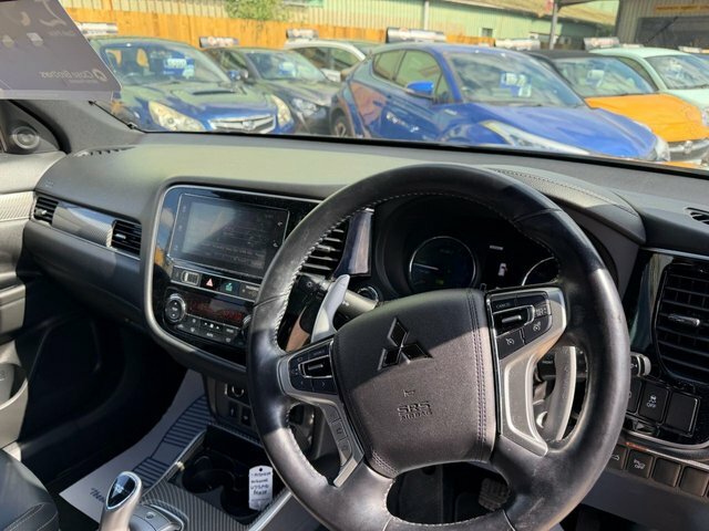 Mitsubishi Outlander 2.4 Phev Juro Black #25