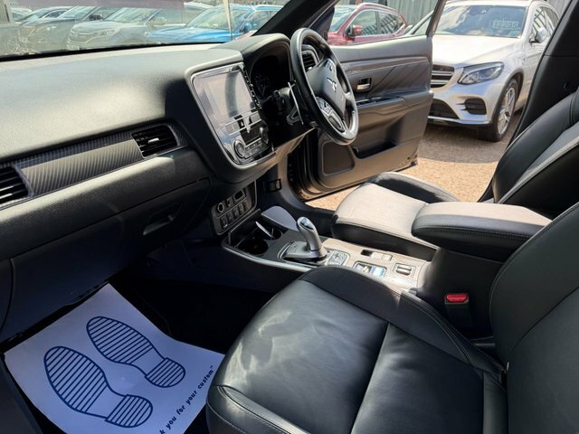 Mitsubishi Outlander 2.4 Phev Juro Black #39