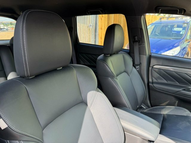 Mitsubishi Outlander 2.4 Phev Juro Black #26