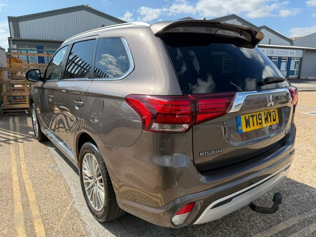 Mitsubishi Outlander 2.4 Phev Juro Black #12